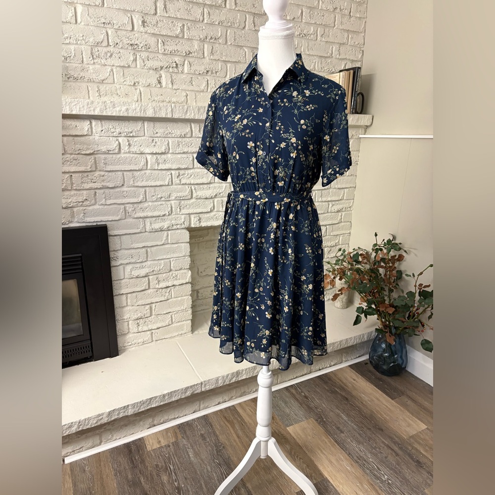 RW&CO. Navy Floral Short Sleeve Shirt Dress Size Small